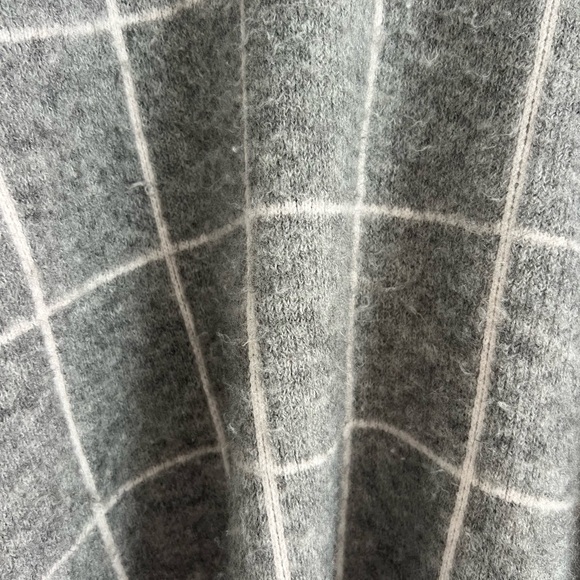 Plus Size Grey Oversized Sweater With Cream Grid | Checks XL from Entro - Picture 7 of 7